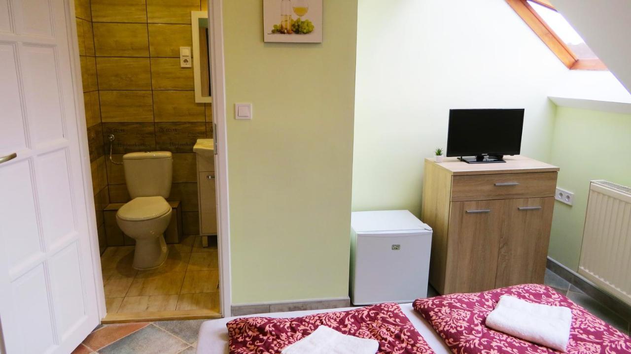 Отель Hoforras Wellness Vendeghaz Эгерсалок Экстерьер фото